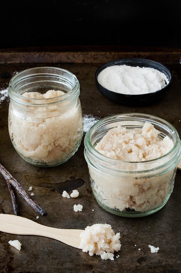 Moisturizing Coconut Vanilla Scrub